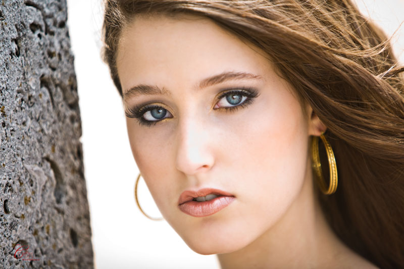 Gorgeous headshot from a fashion model. 