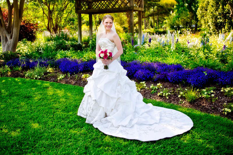 Houston Bridal Portraits flowers outdoors caffreys Photography
