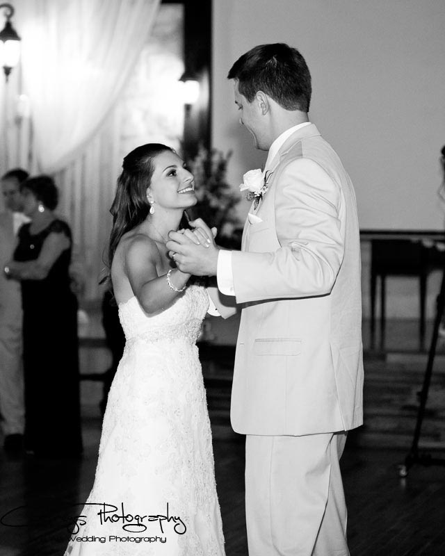 Pecan Springs Events Wedding First Dance